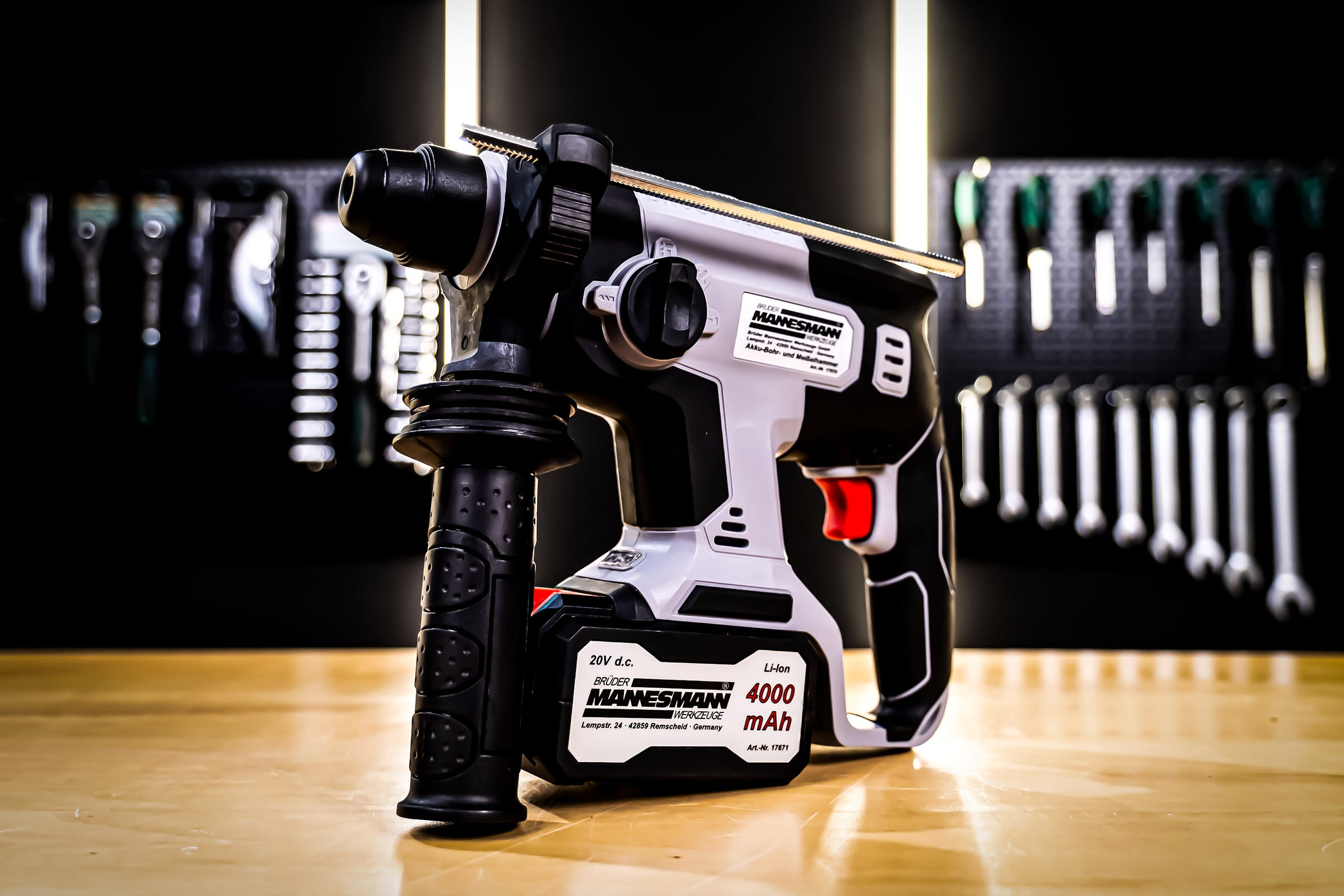 Cordless hammer drill 20V