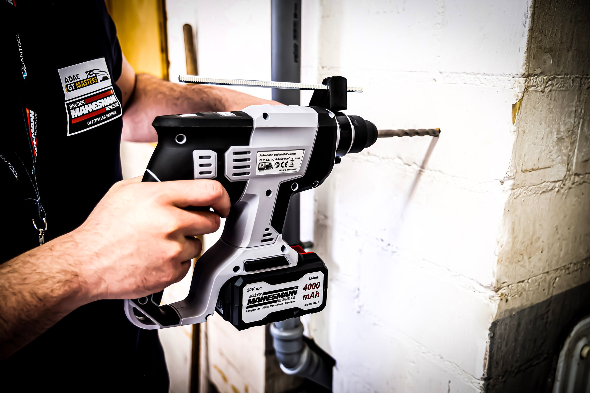 Cordless hammer drill 20V